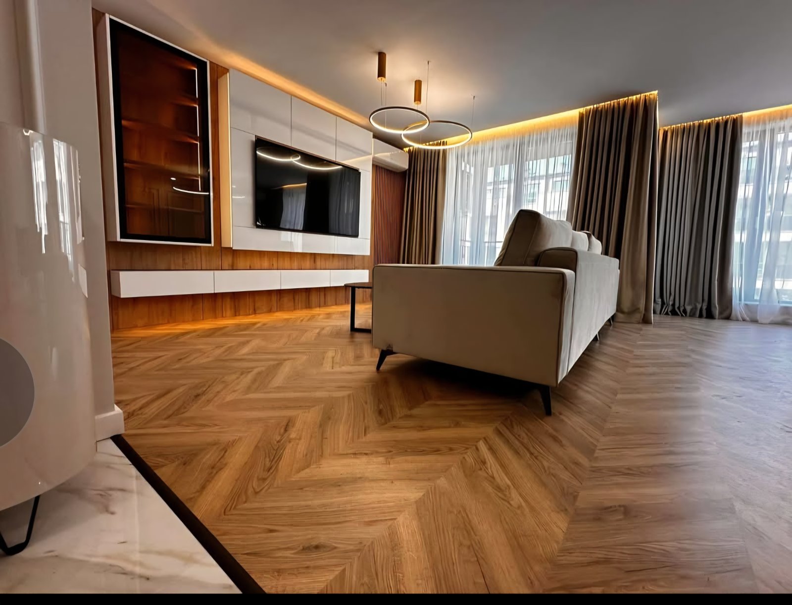 Кухня и мебели по мярка, реализирани от Deluxe Interior